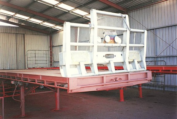A bullbar is placed at the rear of the trailer