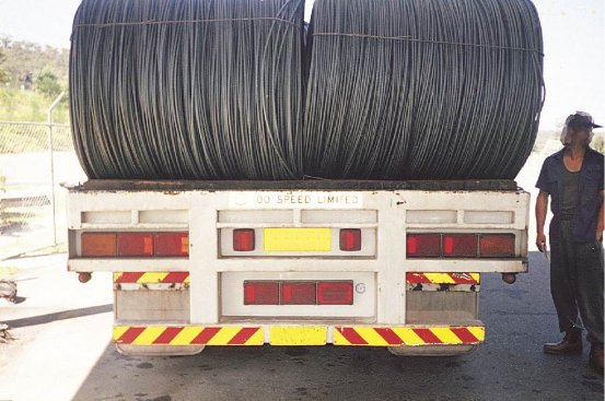 Coil loads are stopped from movement by an unrestrained dunnage